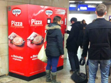 I wonder what @nicksherman would think about this pizza vending machine in the train station